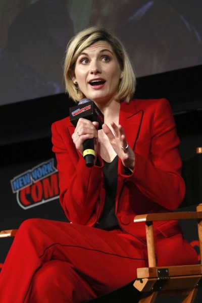 jodie-whittaker-at-doctor-who-panel-at-new-york-comic-con-10-07-2018-5.jpg