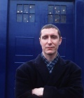 Paul_McGann_with_TARDIS.jpg