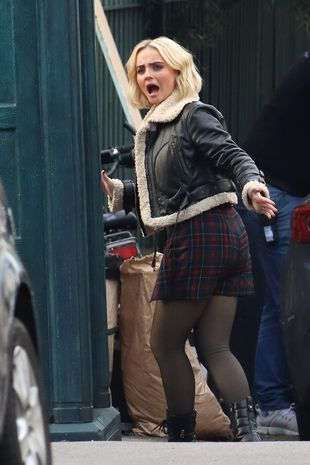 0_Millie-Gibson-Is-Seen-Entering-The-Tardis-As-Filming-Continues-On-The-Christmas-Special-In-Bristol_28129.jpg