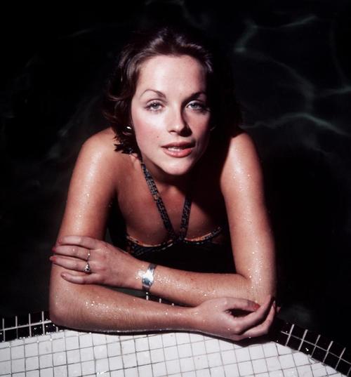 mary_tamm_in_swimming_pool.jpg