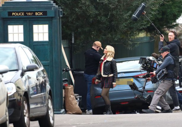 0_Millie-Gibson-Is-Seen-Entering-The-Tardis-As-Filming-Continues-On-The-Christmas-Special-In-Bristol.jpg