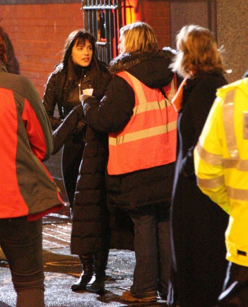 73762_Celebutopia-Michelle_Ryan_filming_the_Doctor_Who_Easter_special-04_122_1078lo.jpg