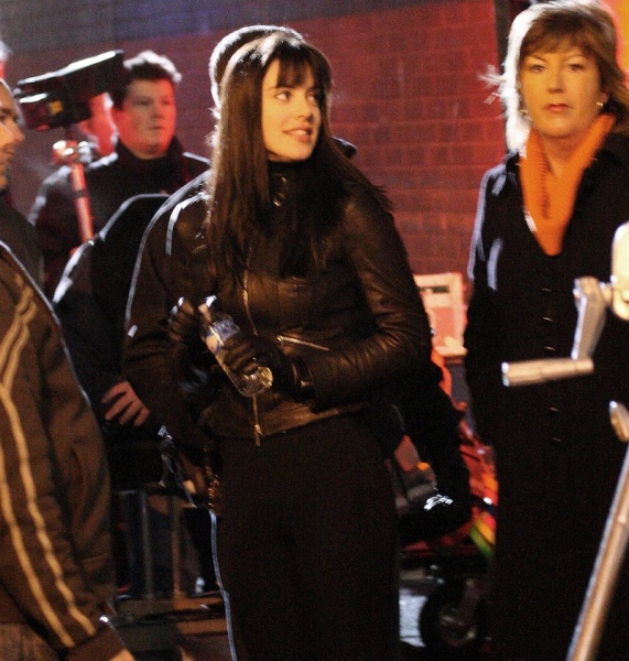 77346_Celebutopia-Michelle_Ryan_filming_the_Doctor_Who_Easter_special-13_122_705lo.jpg