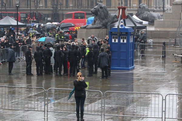 Doctor-Who-filming-in-Trafalgar-Square-1820136.jpg