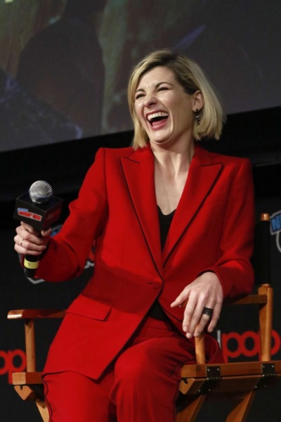 Jodie-Whittaker_-Doctor-Who-Panel-at-2018-New-York-Comic-Con--01-662x993.jpg