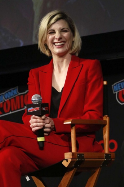 Jodie-Whittaker_-Doctor-Who-Panel-at-2018-New-York-Comic-Con--10-662x993.jpg