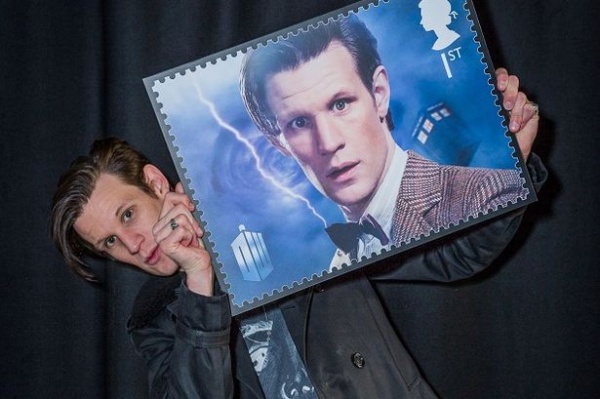 Matt_Smith_posing_with_his_stamp_to_launch_the_Royal_mail_s_special_Doctor_Who_Stamps-1785482.jpg