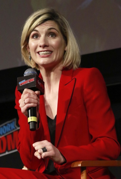 jodie-whittaker-at-doctor-who-panel-at-new-york-comic-con-10-07-2018-6.jpg