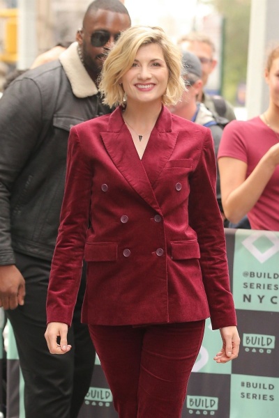 jodie-whittaker-poses-for-pictures-as-she-leaves-the-build-series-in-new-york-1.jpg